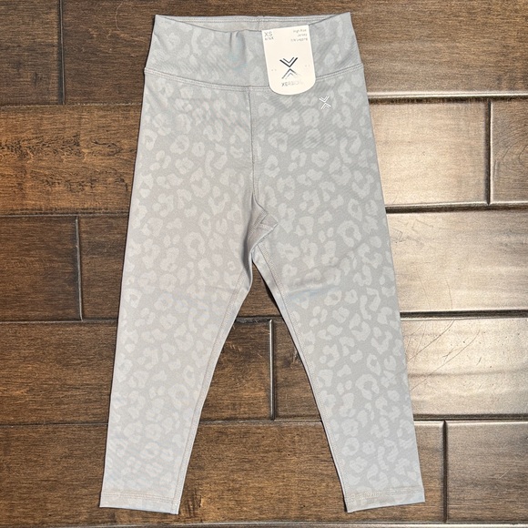 Xersion Other - ❤️3/$30 Xersion Light Gray Animal Print Kids High Rise Jersey 7/8 Leggings NWT